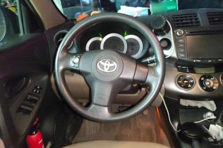 Used Toyota RAV4 2013 Special Edition 2.0L Automatic Classic Steering Wheel