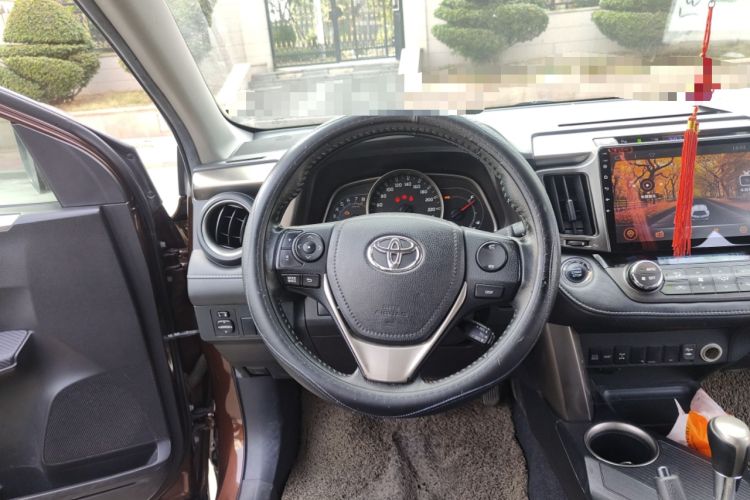 Used Toyota RAV4 2013 2.5L Automatic 4x4 Elite Edition Steering Wheel