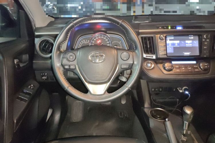 Used Toyota RAV4 2013 2.5L Automatic 4x4 Luxury Edition Steering Wheel
