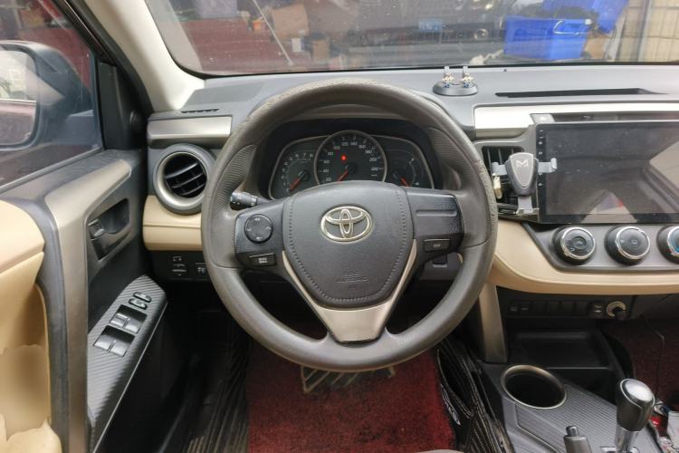 Used Toyota RAV4 2013 2.0L CVT Two-Wheel Drive Urban Edition Steering Wheel