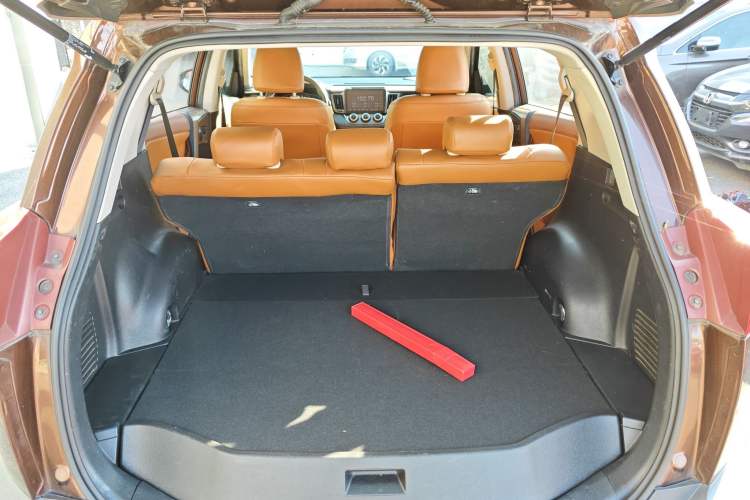 Used Toyota RAV4 2013 2.0L CVT Two-Wheel Drive Urban Edition Trunk