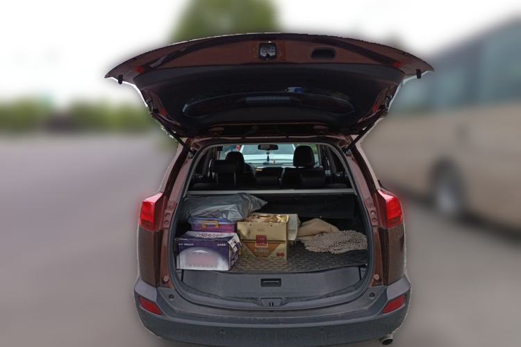 Used Toyota RAV4 2013 2.5L Automatic 4x4 Elite Edition Trunk