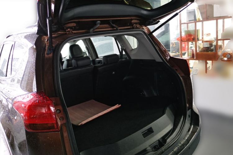 Used Toyota RAV4 2013 2.5L Automatic 4x4 Elite Edition Trunk