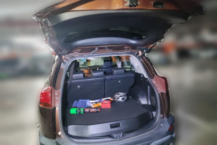 Used Toyota RAV4 2013 2.5L Automatic 4x4 Luxury Edition Trunk