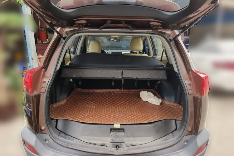 Used Toyota RAV4 2013 2.0L CVT Two-Wheel Drive Urban Edition Trunk