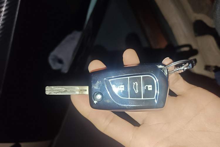 Used Toyota RAV4 2013 2.0L CVT Two-Wheel Drive Urban Edition Vehicle Key