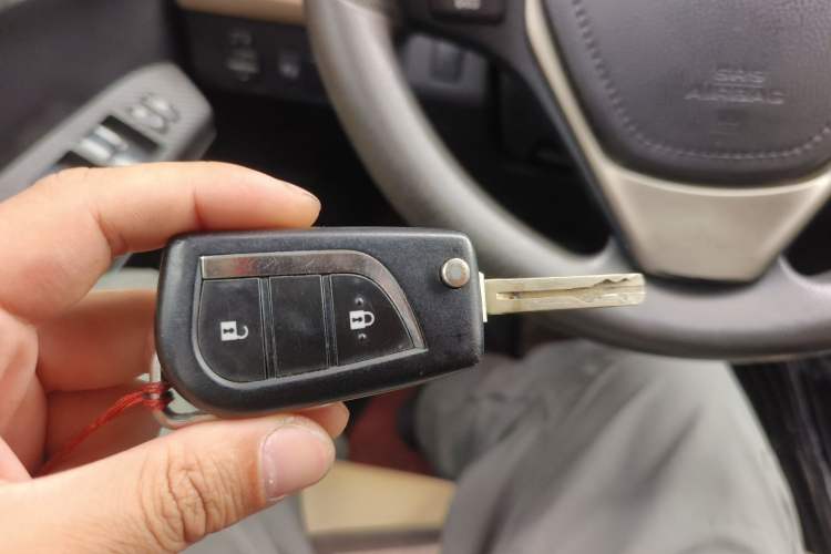 Used Toyota RAV4 2013 2.0L CVT Two-Wheel Drive Urban Edition Vehicle Key