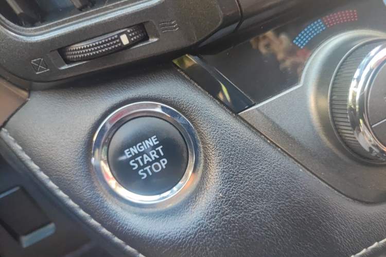 Used Toyota RAV4 2013 2.5L Automatic 4x4 Luxury Edition Vehicle Key
