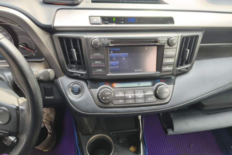 Used Toyota RAV4 2013 2.5L Automatic 4x4 Luxury Edition Audio And AC Panel