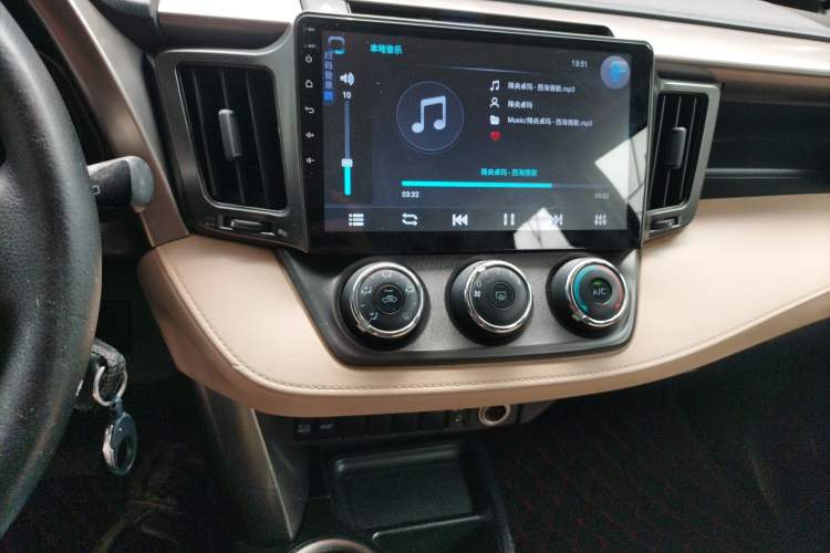 Used Toyota RAV4 2013 2.0L CVT Two-Wheel Drive Urban Edition Audio And AC Panel