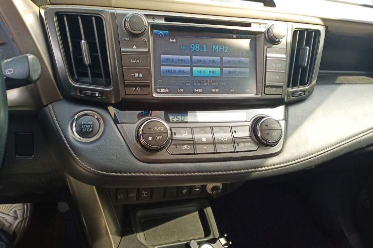 Used Toyota RAV4 2013 2.0L CVT Four-Wheel Drive New Edition Audio And AC Panel