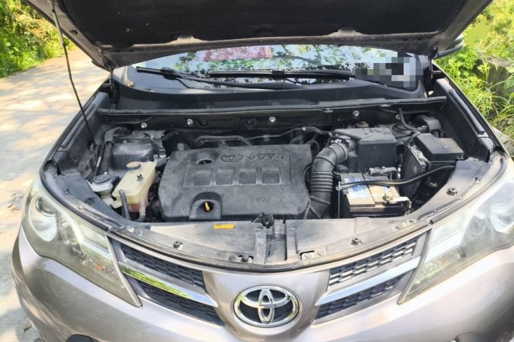 Used Toyota RAV4 2013 2.0L CVT Four-Wheel Drive New Edition Engine Bay