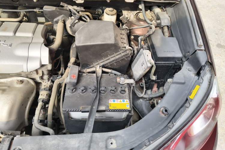 Used Toyota RAV4 2013 2.5L Automatic 4x4 Luxury Edition Engine Bay Left