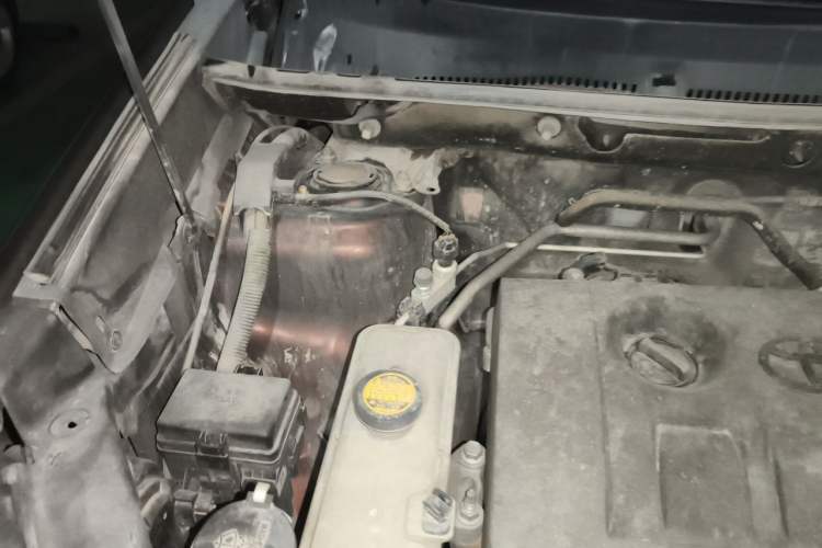 Used Toyota RAV4 2013 2.0L CVT Four-Wheel Drive New Edition Engine Bay Right