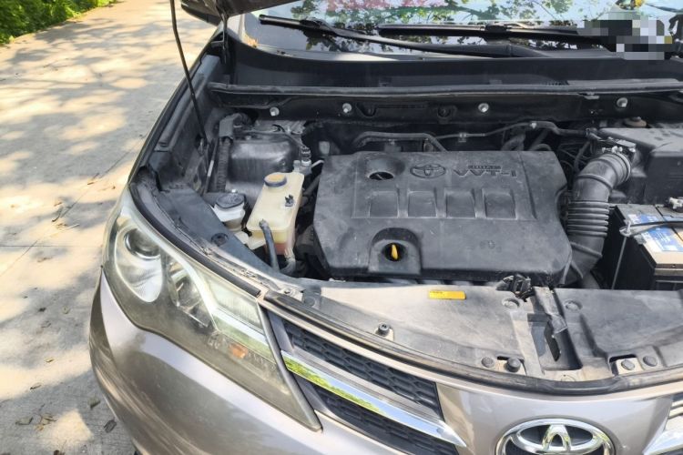 Used Toyota RAV4 2013 2.0L CVT Four-Wheel Drive New Edition Engine Bay Right