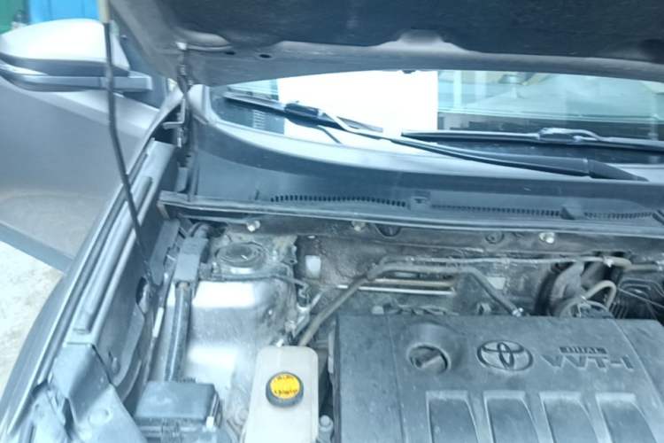 Used Toyota RAV4 2013 2.0L CVT Two-Wheel Drive Urban Edition Engine Bay Right