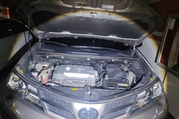 Used Toyota RAV4 2013 2.5L Automatic 4x4 Elite Edition Engine Bay
