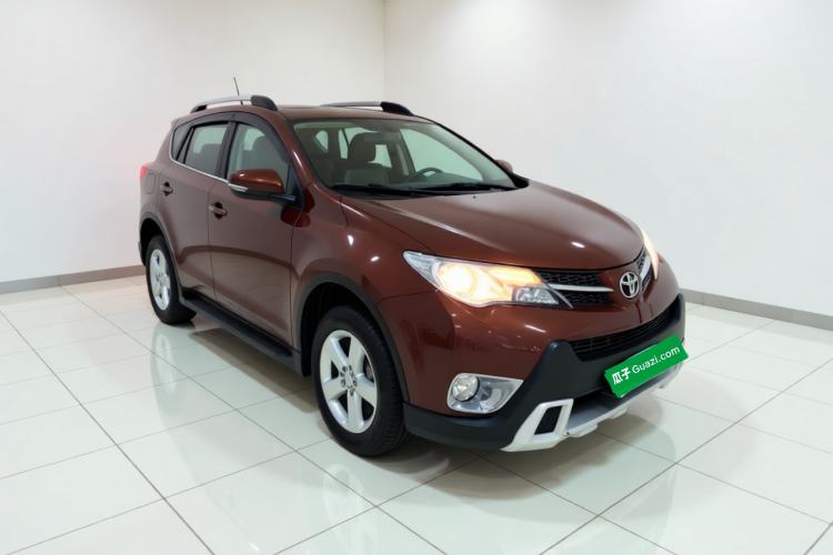 Used Toyota RAV4 2013 2.0L CVT Four-Wheel Drive New Edition Front Right 45 Deg