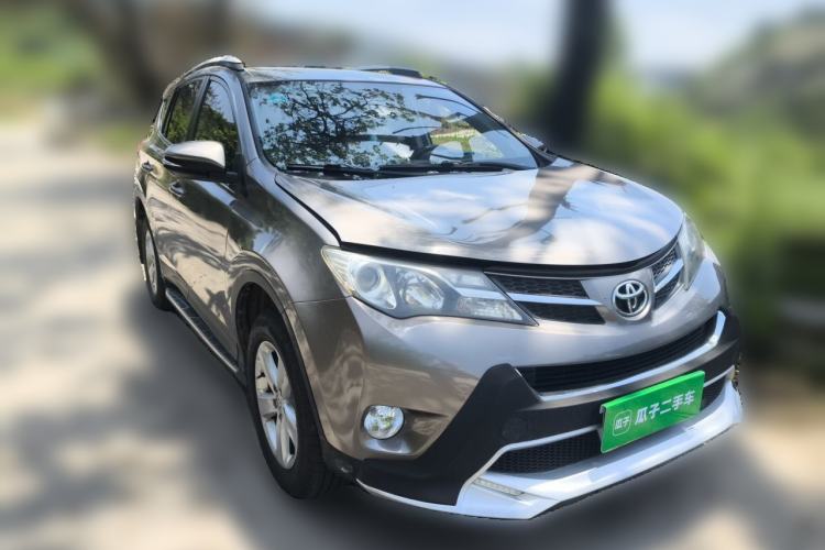 Used Toyota RAV4 2013 2.0L CVT Four-Wheel Drive New Edition Front Right 45 Deg