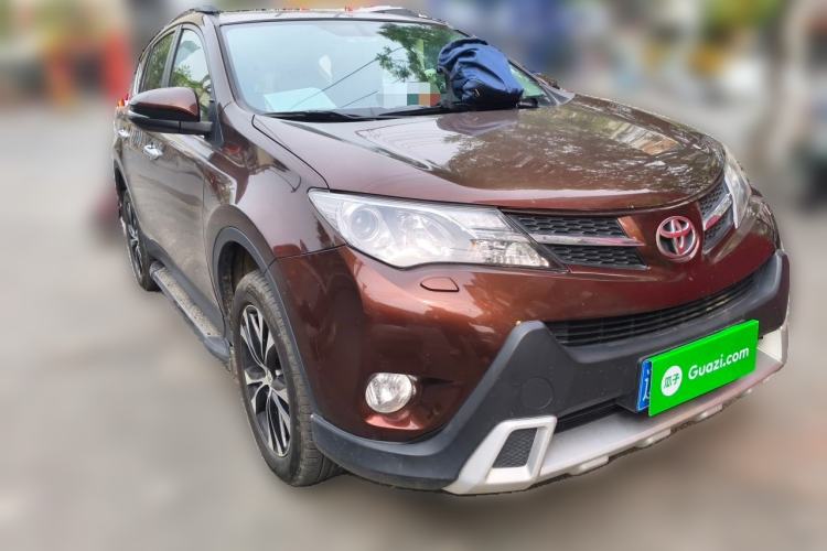 Used Toyota RAV4 2013 2.5L Automatic 4x4 Luxury Edition Front Right 45 Deg