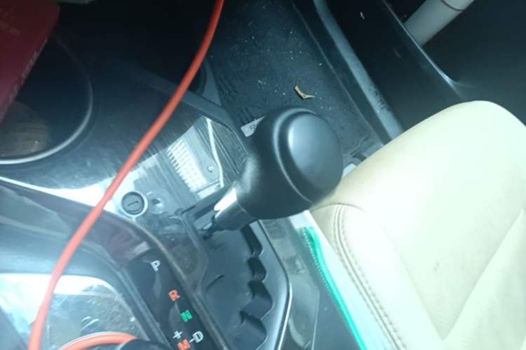 Used Toyota RAV4 2013 2.0L CVT Two-Wheel Drive Urban Edition Gear Lever