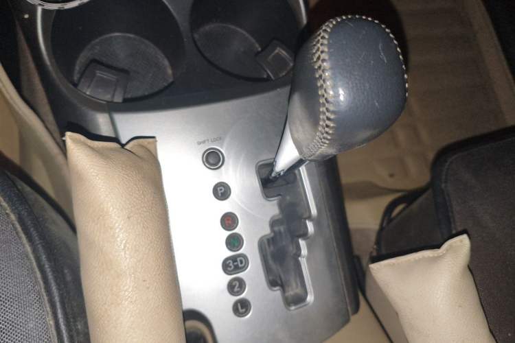 Used Toyota RAV4 2013 Special Edition 2.0L Automatic Classic Gear Lever