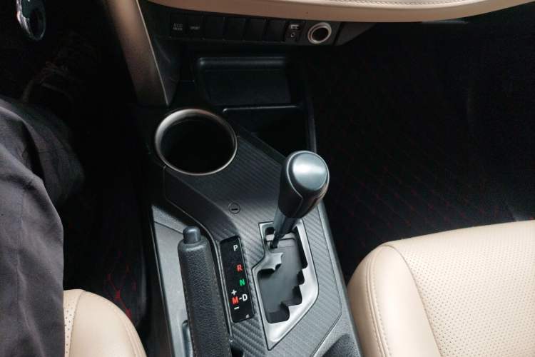 Used Toyota RAV4 2013 2.0L CVT Two-Wheel Drive Urban Edition Gear Lever