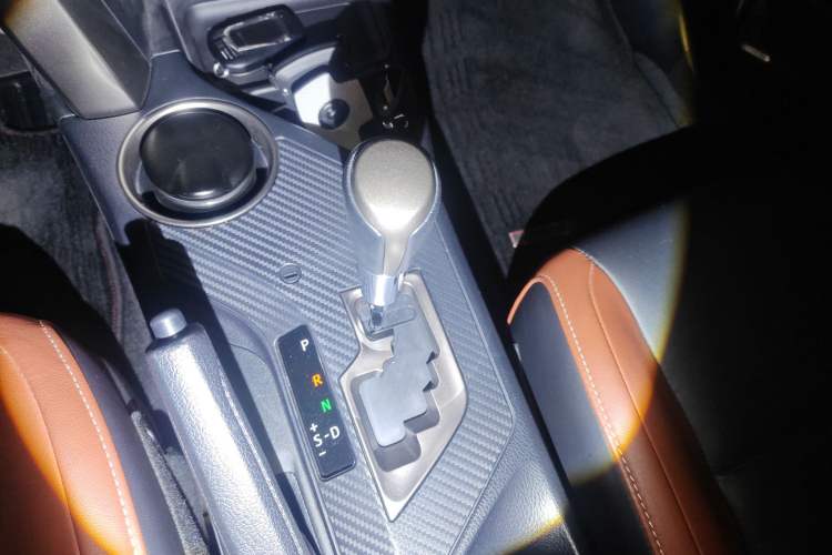 Used Toyota RAV4 2013 2.5L Automatic 4x4 Elite Edition Gear Lever