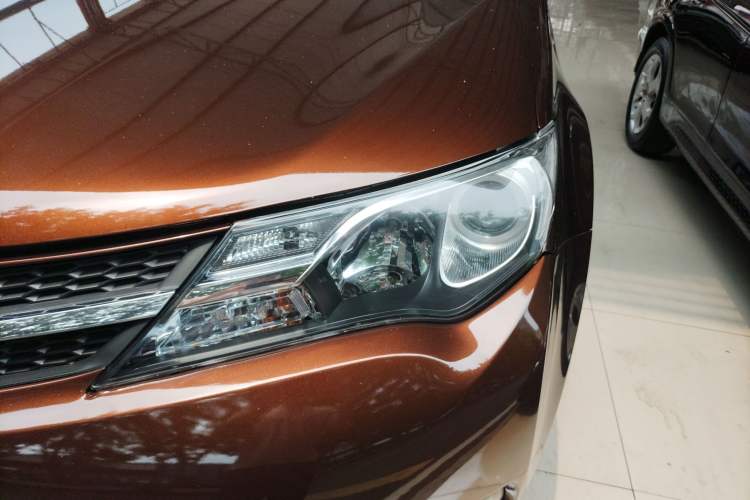Used Toyota RAV4 2013 2.0L CVT Two-Wheel Drive Urban Edition Left Front Headlight