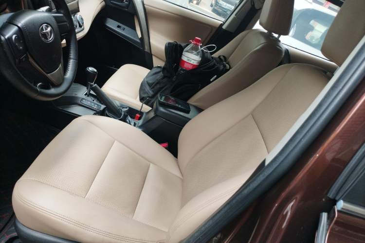 Used Toyota RAV4 2013 2.0L CVT Two-Wheel Drive Urban Edition Left Front Seat