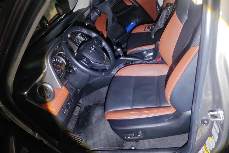 Used Toyota RAV4 2013 2.5L Automatic 4x4 Elite Edition Left Front Seat