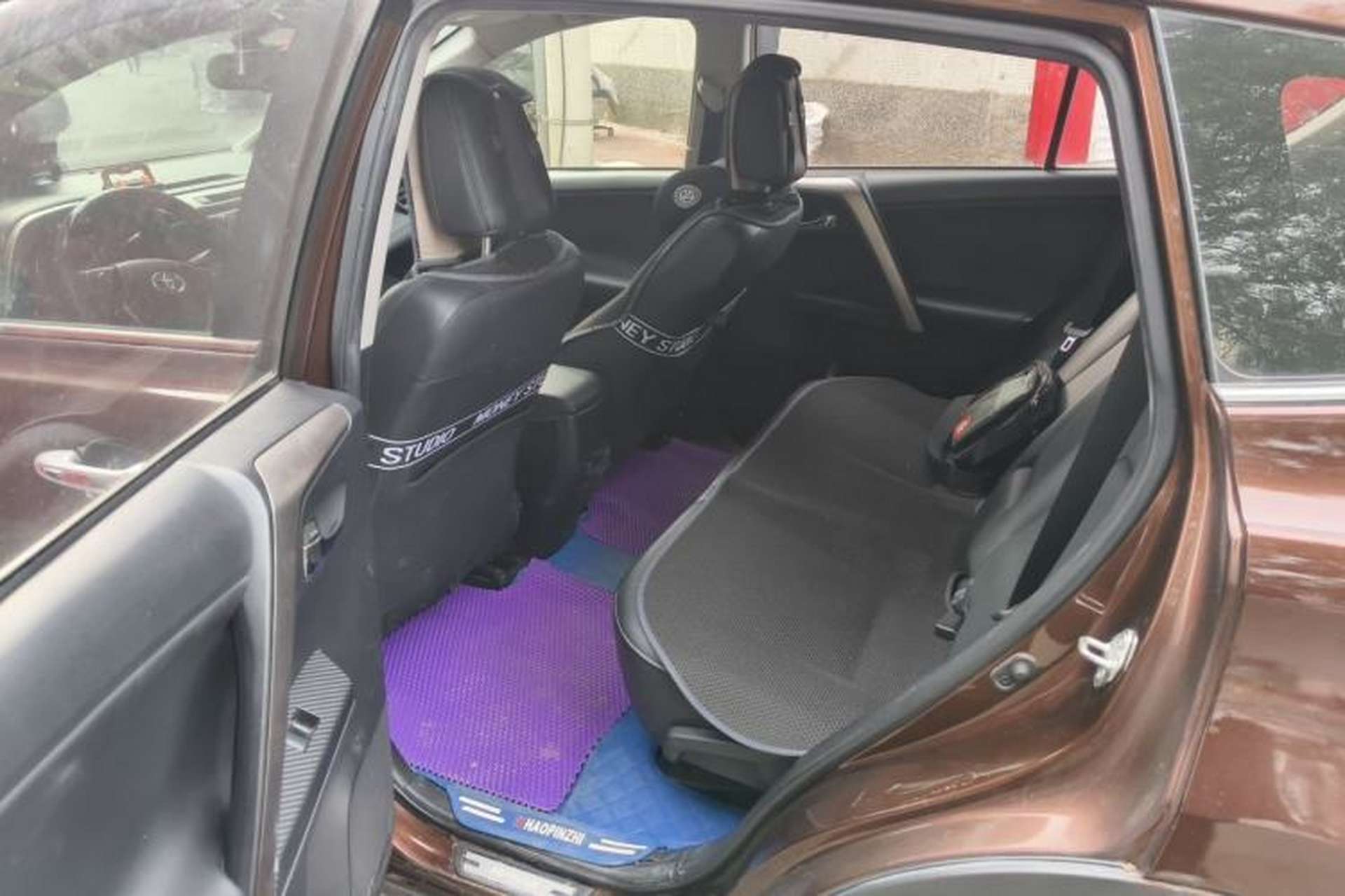 Used Toyota RAV4 2013 2.5L Automatic 4x4 Luxury Edition Left Rear Seat
