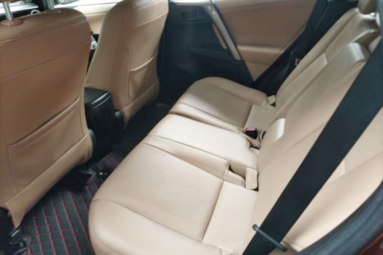 Used Toyota RAV4 2013 2.0L CVT Two-Wheel Drive Urban Edition Left Rear Seat