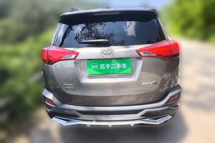 Used Toyota RAV4 2013 2.0L CVT Four-Wheel Drive New Edition Rear
