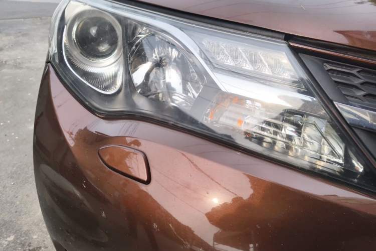 Used Toyota RAV4 2013 2.5L Automatic 4x4 Luxury Edition Right Front Headlight