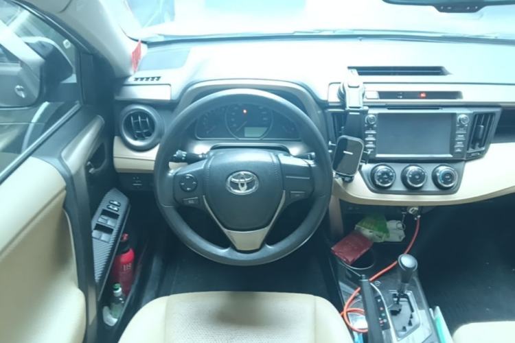 Used Toyota RAV4 2013 2.0L CVT Two-Wheel Drive Urban Edition Steering Wheel