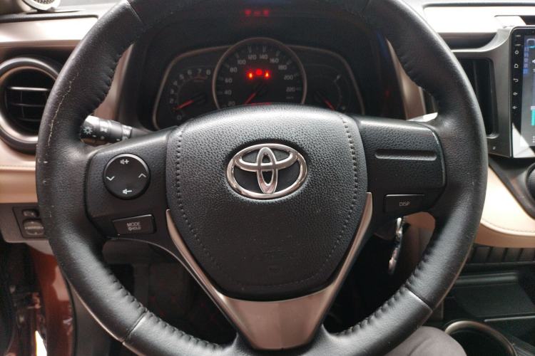 Used Toyota RAV4 2013 2.0L CVT Two-Wheel Drive Urban Edition Steering Wheel