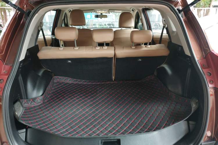 Used Toyota RAV4 2013 2.0L CVT Two-Wheel Drive Urban Edition Trunk