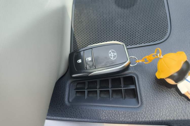 Used Toyota RAV4 2013 2.0L CVT Four-Wheel Drive New Edition Vehicle Key