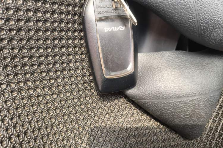 Used Toyota RAV4 2013 2.5L Automatic 4x4 Luxury Edition Vehicle Key