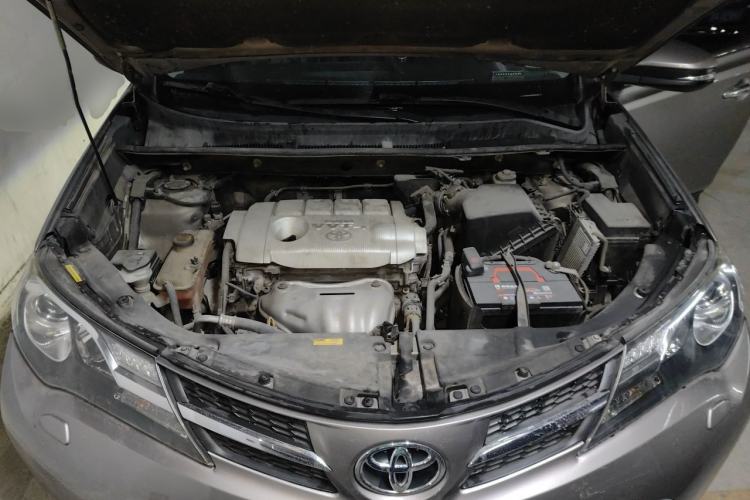 Used Toyota RAV4 2013 2.5L Automatic 4x4 Luxury Edition Engine Bay