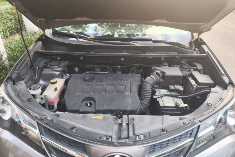 Used Toyota RAV4 2013 2.0L CVT Two-Wheel Drive Urban Edition Engine Bay