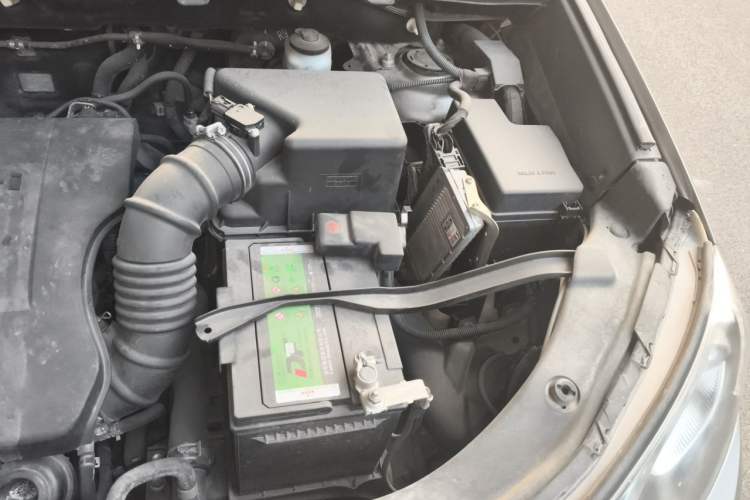 Used Toyota RAV4 2013 2.0L CVT Two-Wheel Drive Urban Edition Engine Bay Left