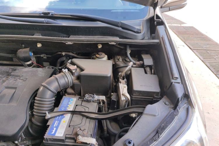 Used Toyota RAV4 2013 2.0L CVT Four-Wheel Drive Fashion Edition Engine Bay Left