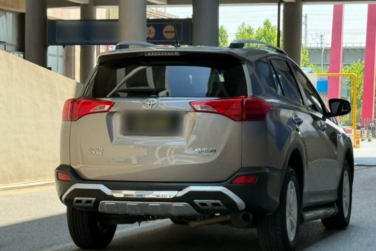 Used Toyota RAV4 2013 2.0L CVT Four-Wheel Drive New Edition Exterior 4