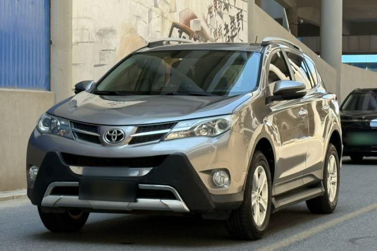 Used Toyota RAV4 2013 2.0L CVT Four-Wheel Drive New Edition Exterior 9