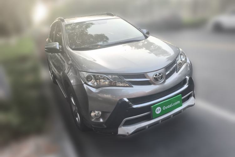 Used Toyota RAV4 2013 2.0L CVT Two-Wheel Drive Urban Edition Front Right 45 Deg