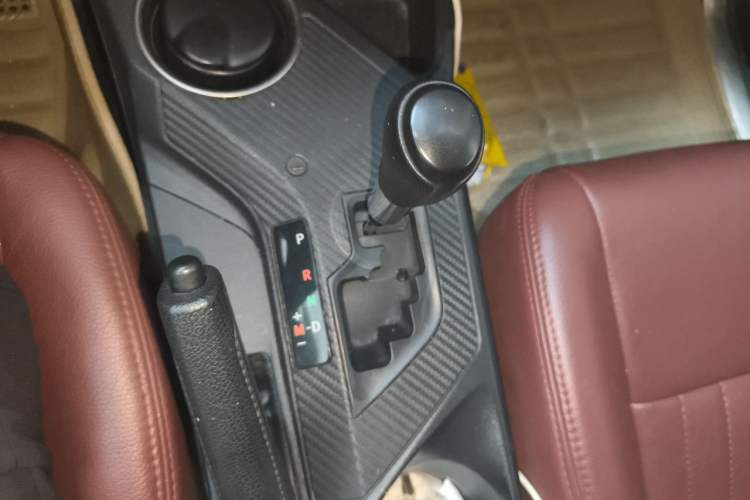 Used Toyota RAV4 2013 2.0L CVT Two-Wheel Drive Urban Edition Gear Lever