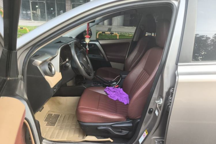 Used Toyota RAV4 2013 2.0L CVT Two-Wheel Drive Urban Edition Left Front Seat