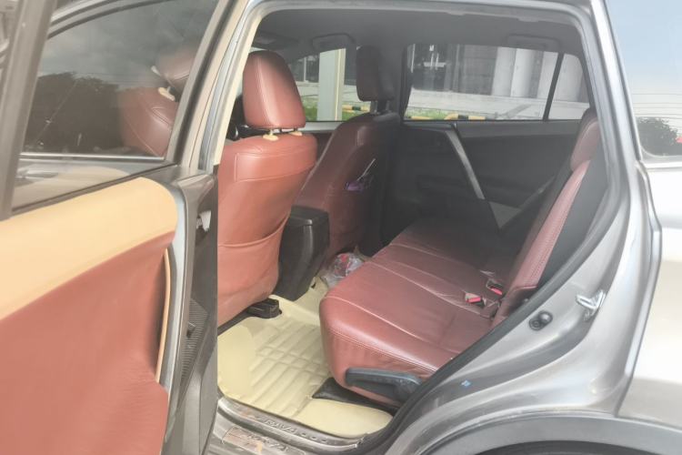 Used Toyota RAV4 2013 2.0L CVT Two-Wheel Drive Urban Edition Left Rear Seat